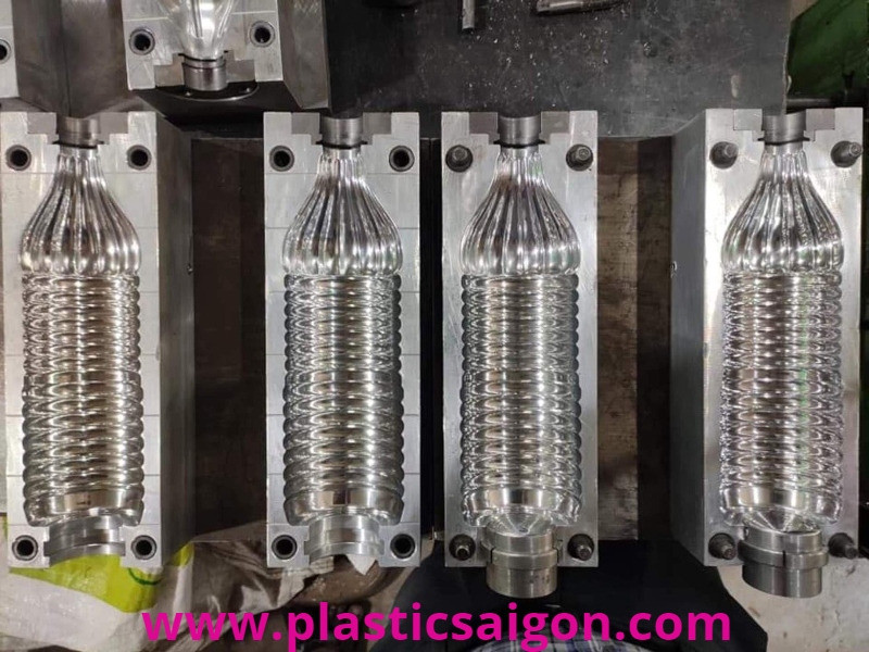 Tổng quan về sản xuất chai nhựa Pet Tổng quan về sản xuất chai nhựa Pet, chai nhựa pet, xưởng làm chai nhựa pet, xưởng làm khuôn chai nhựa, nhà máy sản xuất khuôn, khuôn ép nhựa, khuôn chai nhựa, xưởng gia công khuôn chai nhựa, xưởng làm khuôn theo yêu cầu, khuôn mẫu, khuôn ngành nhựa