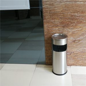 Thùng rác inox tròn màu trắng có gạt tàn Plasticsaigon - hinh 2