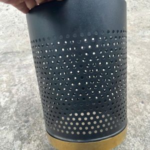 Thùng rác sơn đen đế inox mạ vàng Ø22 Plasticsaigon - hinh 2