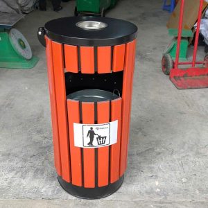 Thùng rác thép giả gỗ có gạt tàn Plasticsaigon - anh san pham