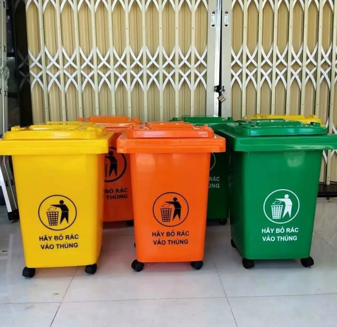 Mức Phạt Không Phân Loại Rác 2026: Hộ Gia Đình & Doanh Nghiệp Cần Biết thùng nhựa tái chế bền bỉ cho phân loại rác