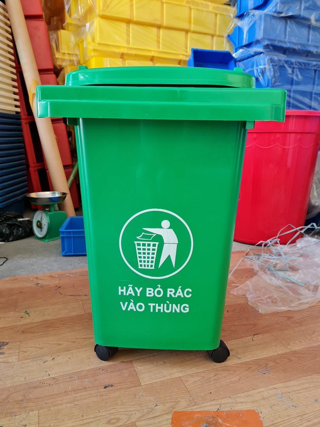 Thùng rác trường học: Tiêu chuẩn, kích thước & báo giá mới nhất 2024 thùng rác trường học phân loại nhiều ngăn