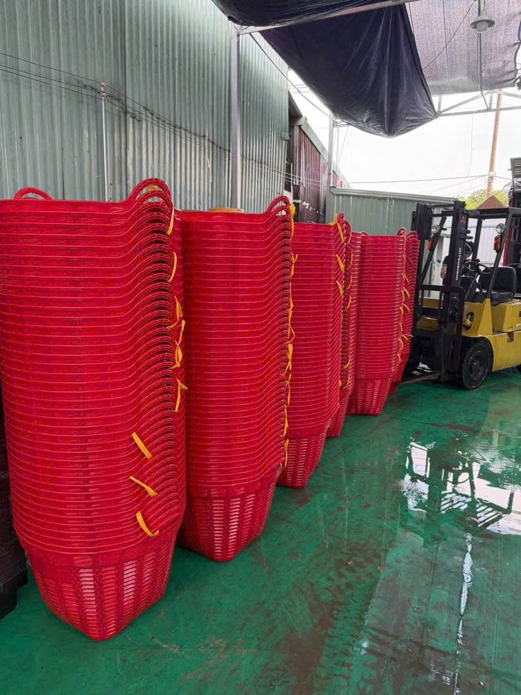 Giỏ Nhựa 2 Quai Đa Năng – Giải Pháp Tiện Lợi Cho Gia Đình & Công Trình