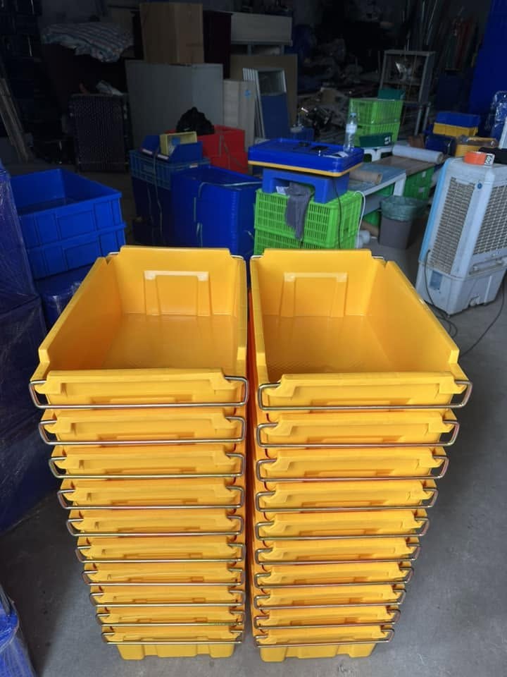 Thùng Nhựa Công Nghiệp 120L–660L: Chọn Dung Tích Phù Hợp Cho Nhà Máy thùng nhựa công nghiệp đa dạng dung tích từ Plastic Sài Gòn